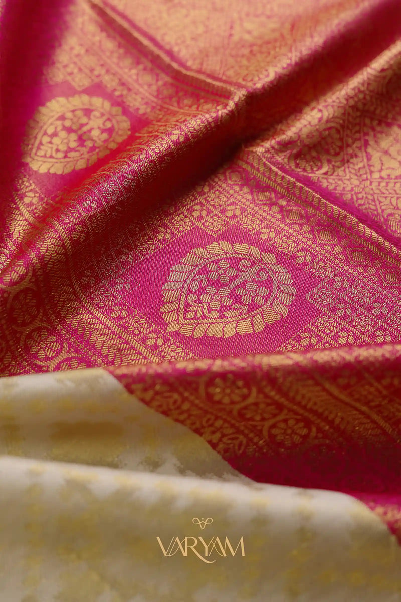 Nargis Saree