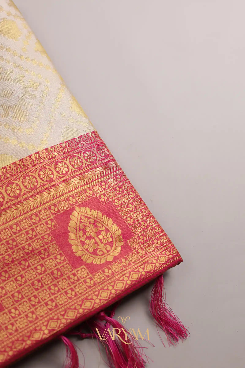 Nargis Saree