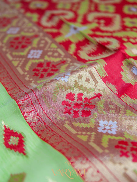 Monalisa Linen Green Saree