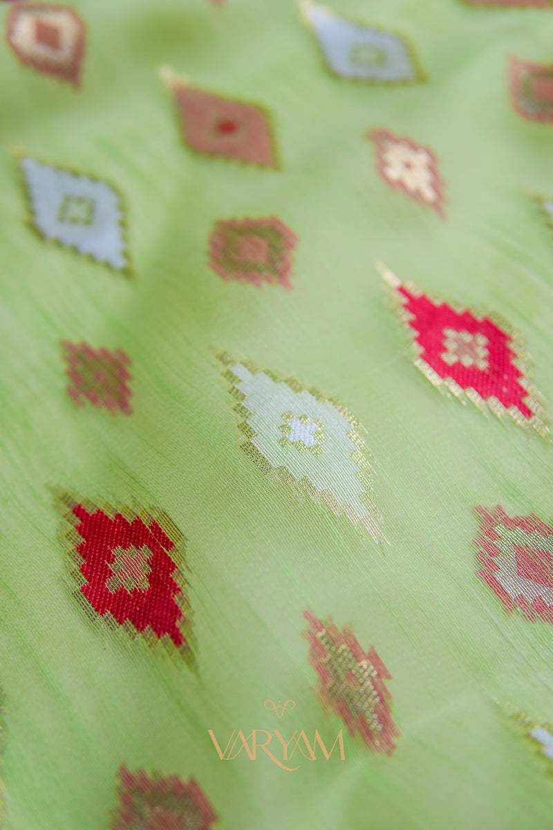 Monalisa Linen Green Saree