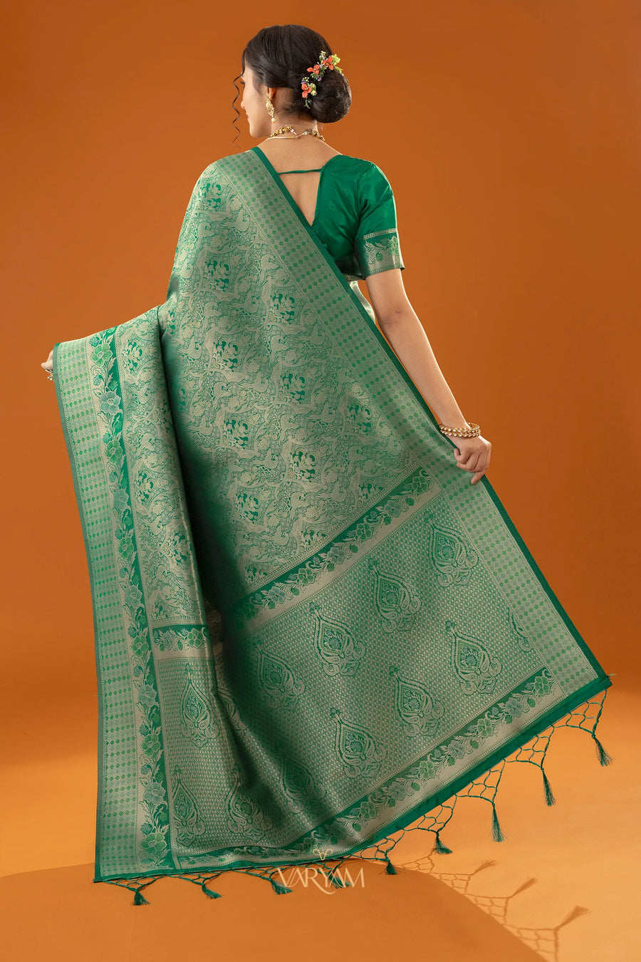 Flora Zari Green Saree