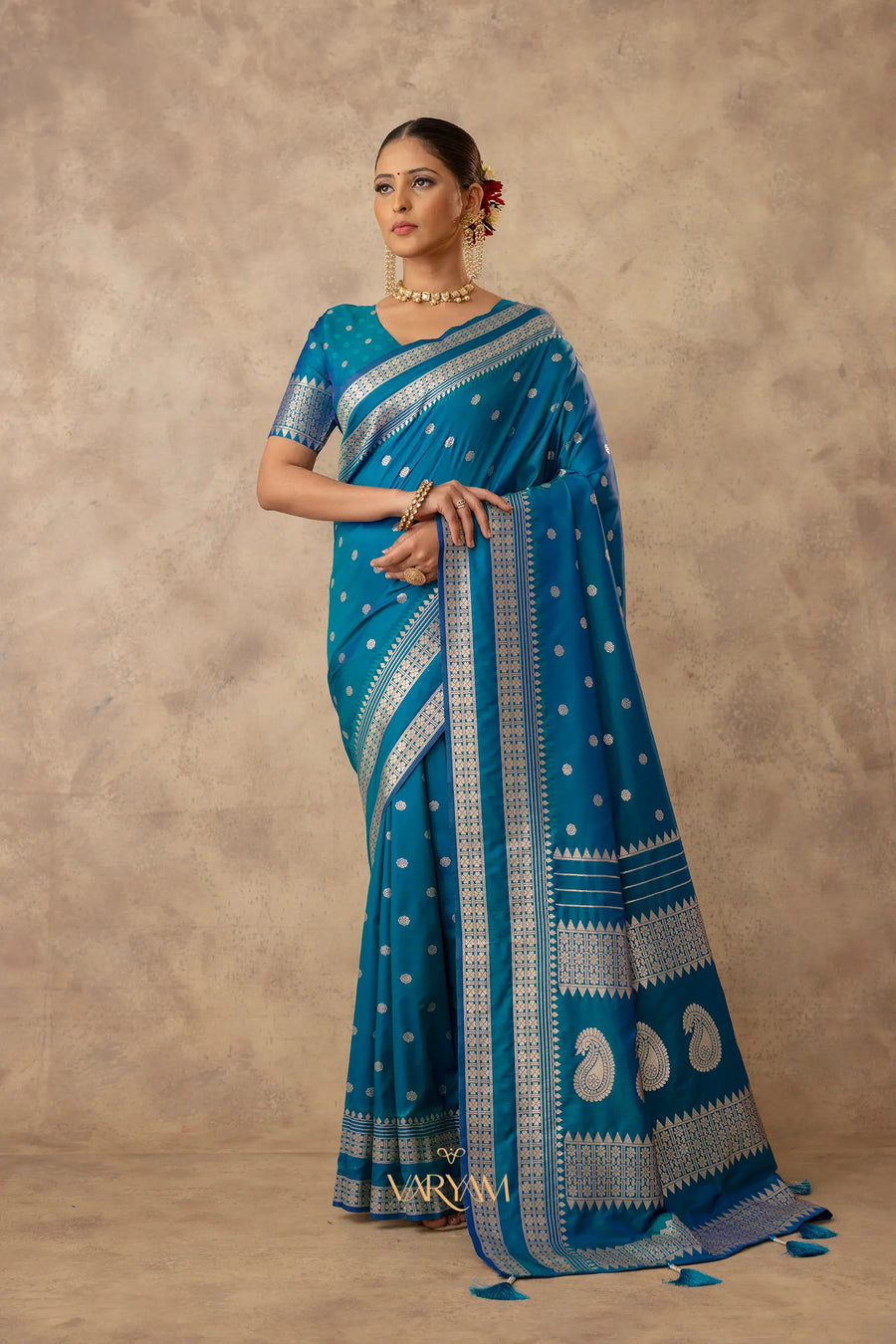Zari Tilak Blue Saree