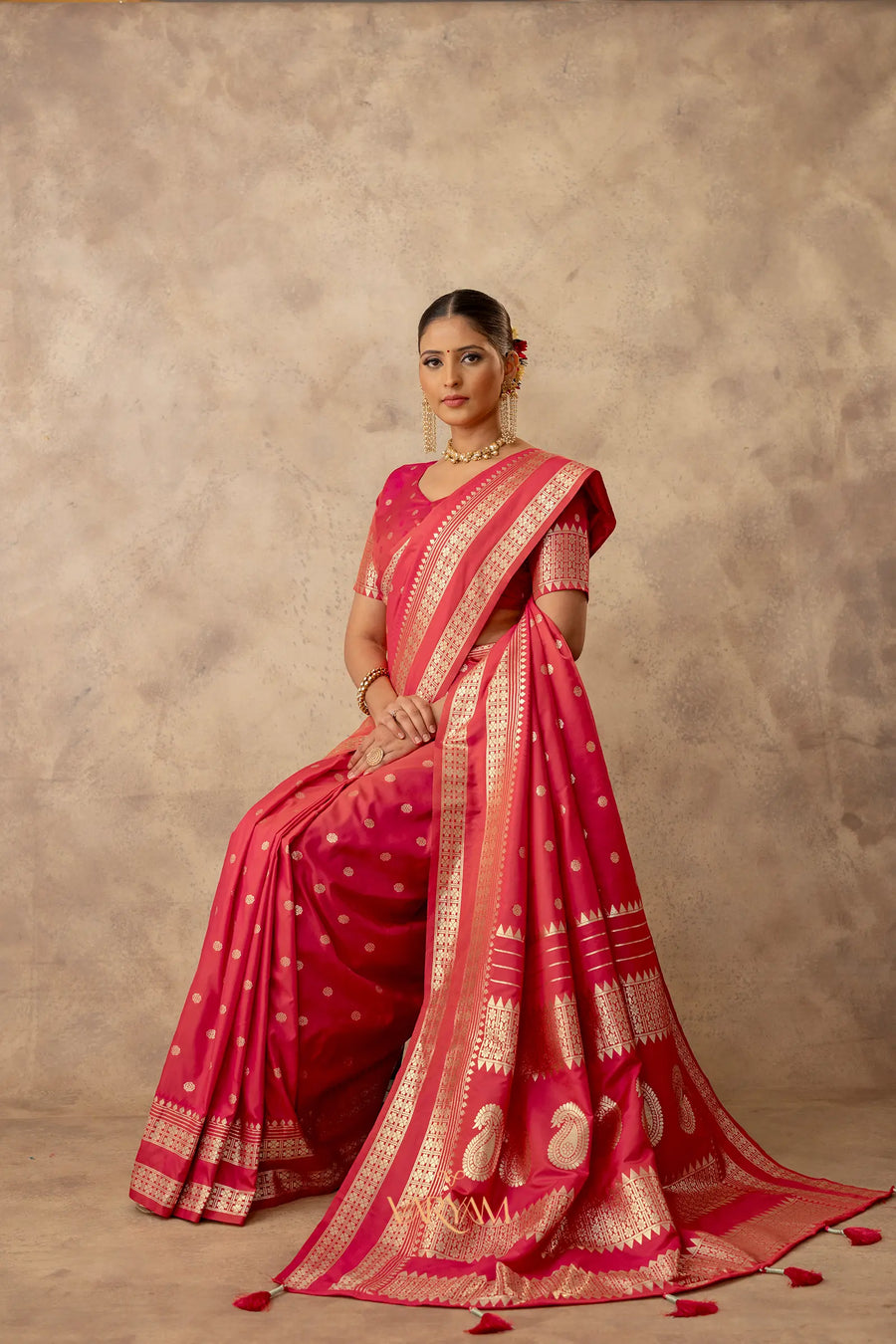 Zari Tilak Red Saree