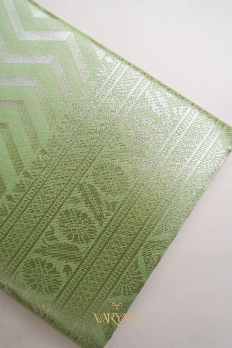 Leeche Cotton Green Saree