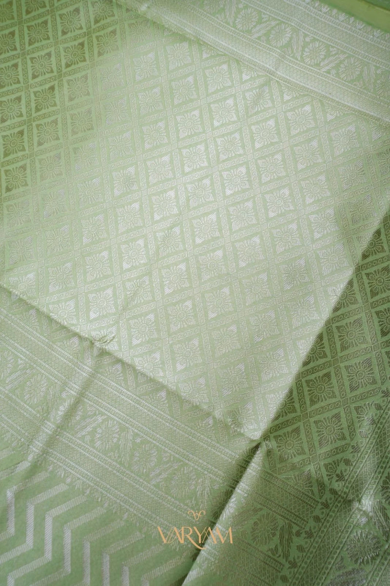 Leeche Cotton Green Saree