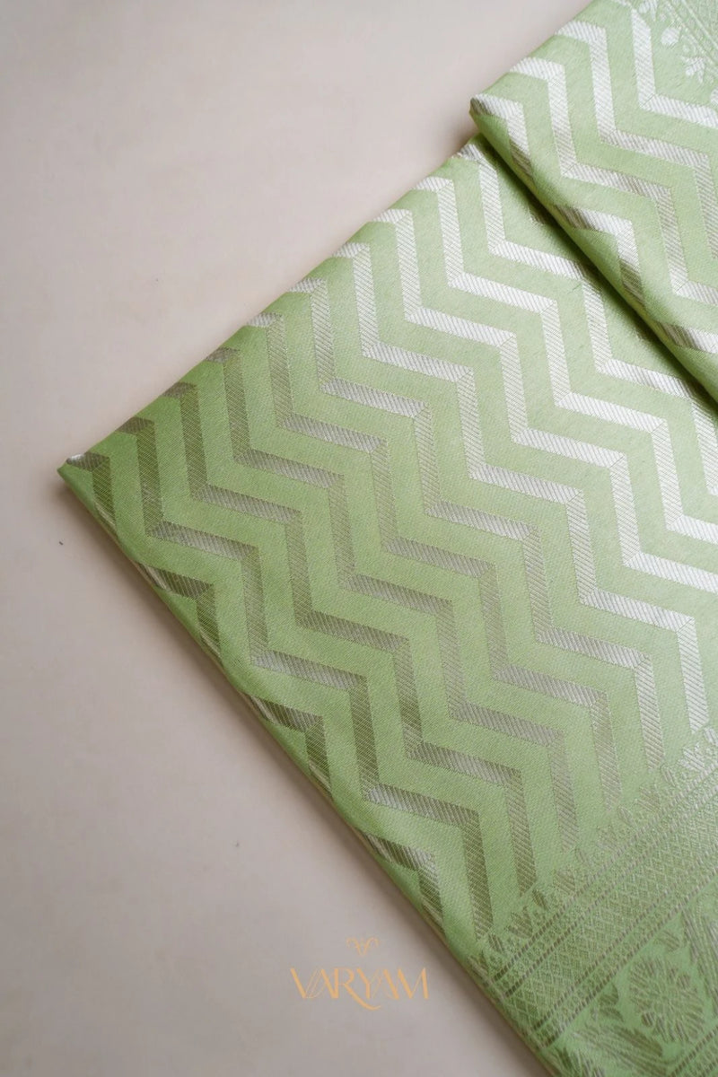 Leeche Cotton Green Saree